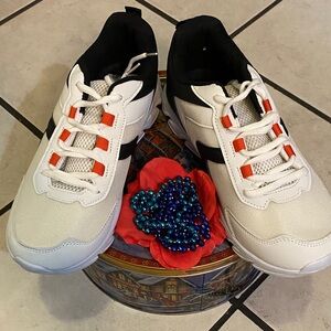 Source Unknown Kids White and Black Sneakers with Orange Accents